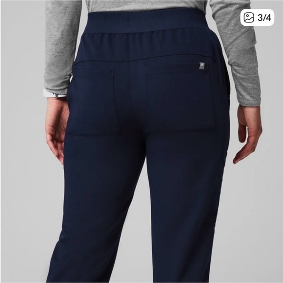 Fabletics Scrub Pants TALL - Picture 2 of 5